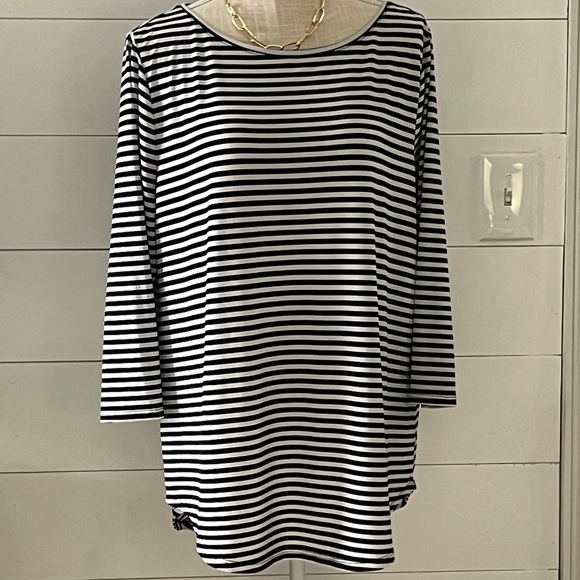 Chico's Tops - Chico’s black and white top. Size 2